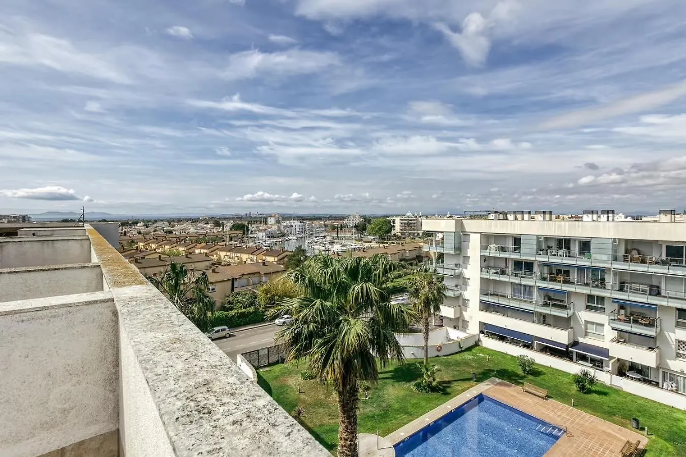Atico Terraza Apartment Roses