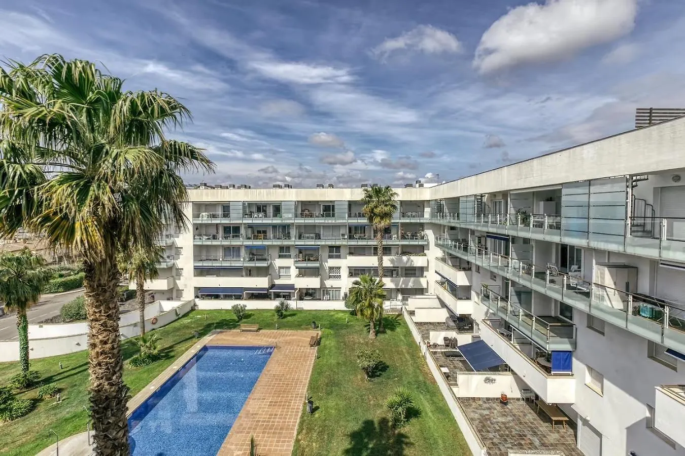 Atico Terraza Apartment Roses